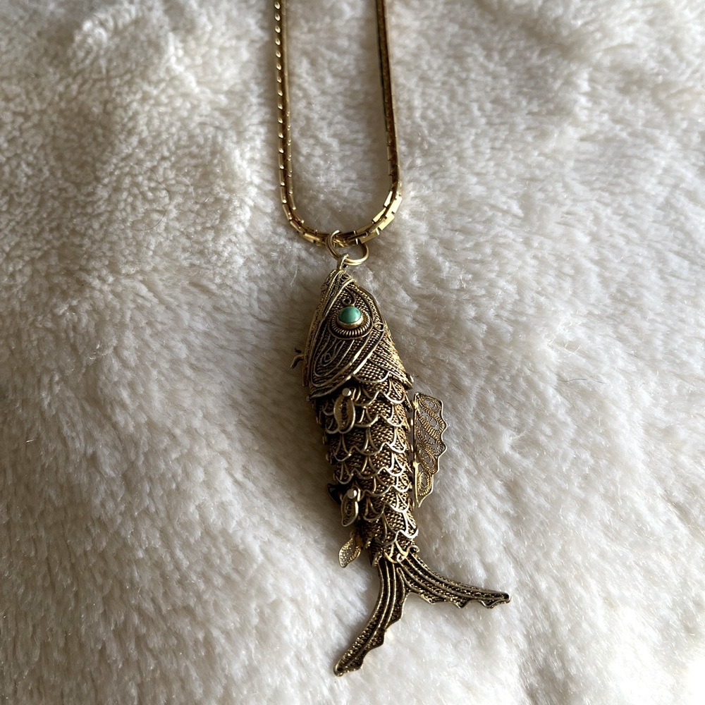Gold fish pendant and chain